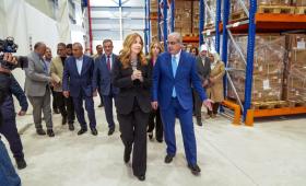 الأميرة غيداء ووزير الصحة إبراهيم البدور خلال افتتاح مستودعات إقليم الوسط الطبية 31/3/2026 | وزارة الصحة