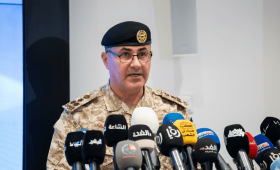 مدير الإعلام العسكري في القوات المسلحة العميد الركن مصطفى الحياري خلال إيجاز صحفي حول حصيلة التصدي للهجمات الجوية الإيرانية ضمن عملية درع الأردن 4/4/2026 | القوات المسلحة الأردنية