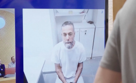 الطبيب حسام أبو صفية يظهر عبر تقنية الفيديو في جلسة استماع أمام المحكمة العليا الإسرائيلية بالقدس المحتلة | رويترز