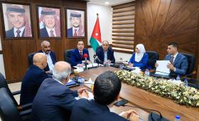 من اجتماع سابق للجنة الإدارية النيابية مع القطاع التجاري والصناعي حول مشروع قانون الإدارة المحلية لسنة 2026