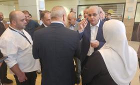وزير الصحة إبراهيم البدور في مستشفى البشير