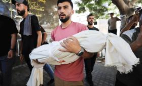 تشييع جثمان طفل فلسطيني استشهد بغارات إسرائيلية 2/8/2026 | رويترز