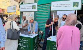 جانب من مبادرة المؤسسة العامة للضمان الاجتماعي الميدانية تحت شعار "الضمان في الميدان.. أنت تسأل والضمان يجيب"
